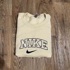 Classic Nike Spellout Crewneck